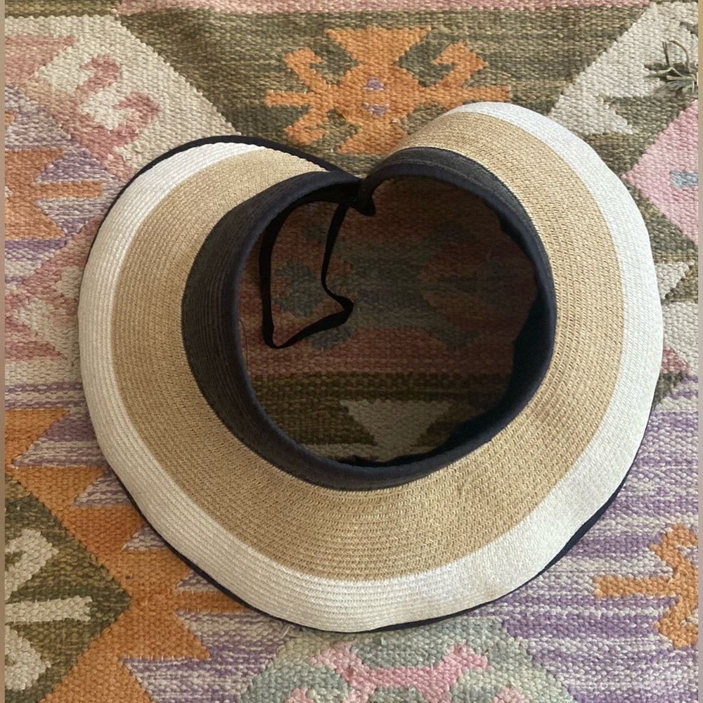 Travel roll up sun visor